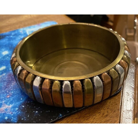 Handmade Three Tone Brass Urli for Home Decoration. - Picture 1 of 6